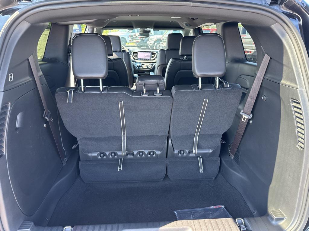 new 2025 Chrysler Pacifica car, priced at $44,225