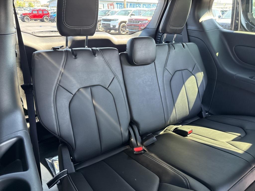new 2025 Chrysler Pacifica car, priced at $44,225