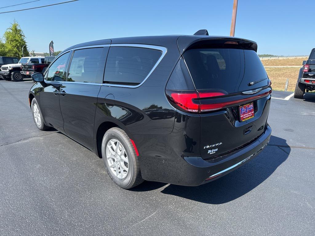 new 2025 Chrysler Pacifica car, priced at $44,225