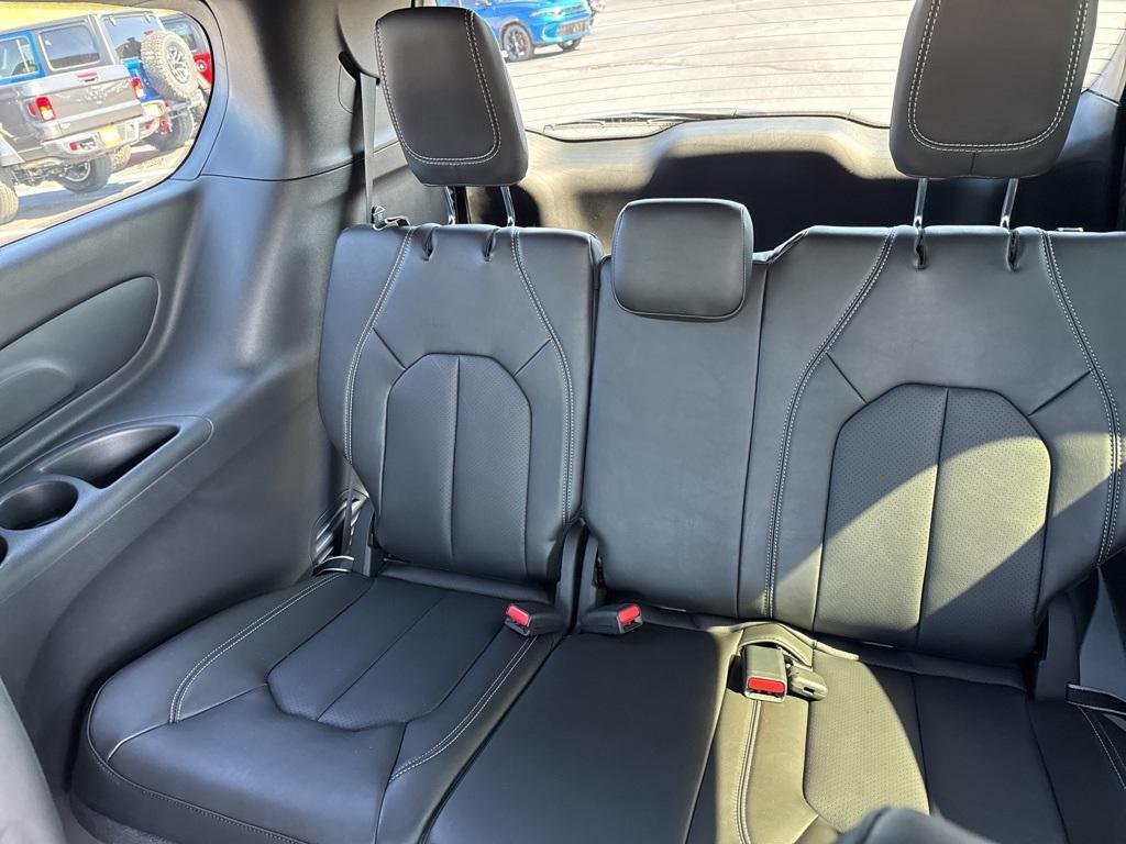 new 2025 Chrysler Pacifica car, priced at $44,225