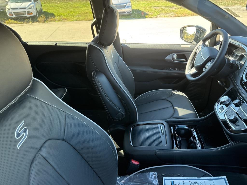 new 2026 Chrysler Pacifica car, priced at $51,039
