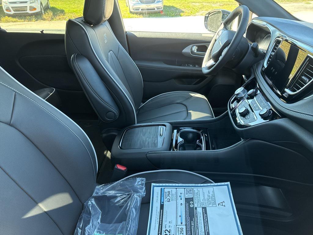 new 2026 Chrysler Pacifica car, priced at $51,039