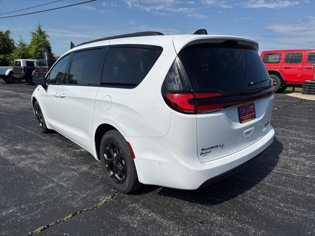 new 2025 Chrysler Pacifica Hybrid car, priced at $60,080