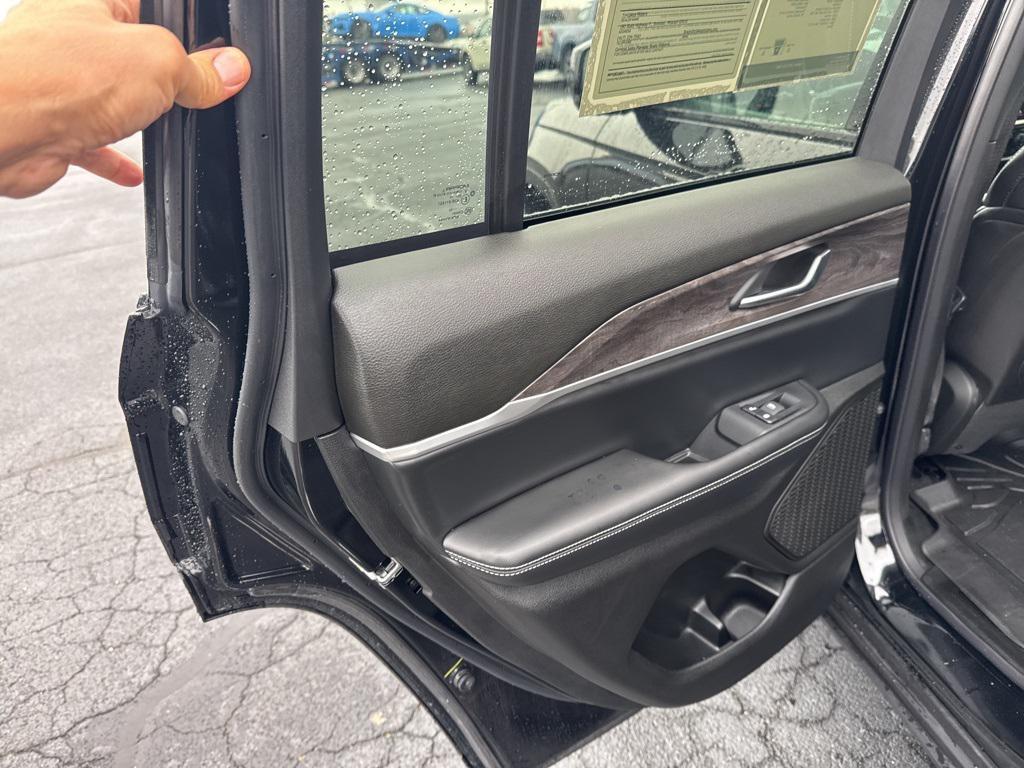 used 2025 Jeep Grand Cherokee car, priced at $42,988