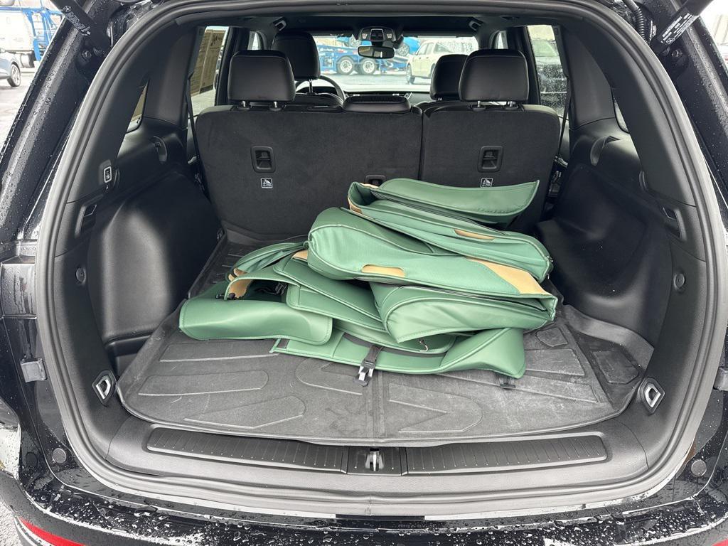 used 2025 Jeep Grand Cherokee car, priced at $42,988