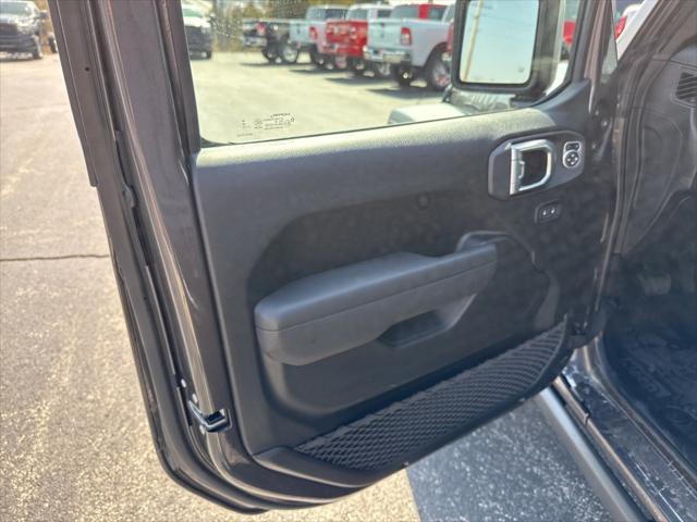 new 2025 Jeep Wrangler car, priced at $50,980