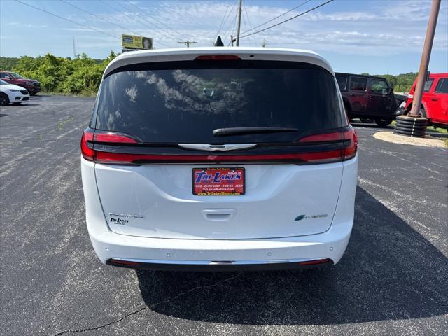 new 2025 Chrysler Pacifica Hybrid car, priced at $54,330