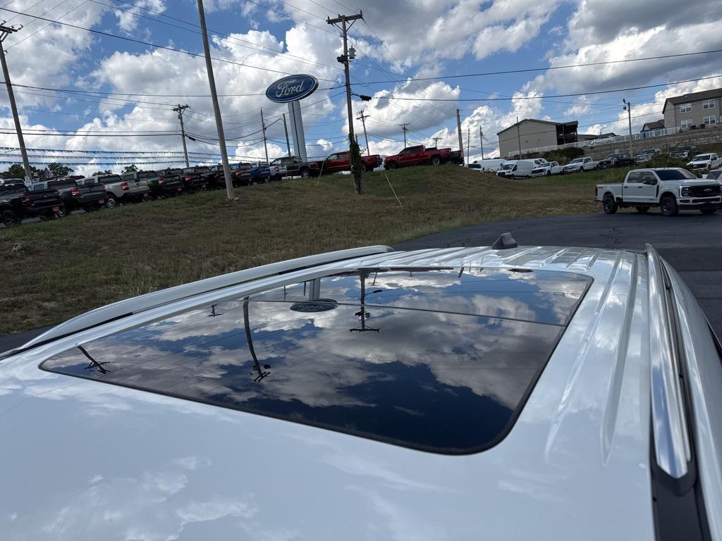 new 2025 Ford Explorer car, priced at $59,455