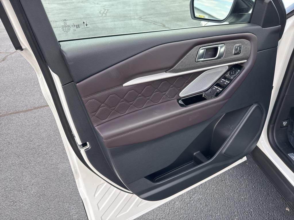 new 2025 Ford Explorer car, priced at $59,455