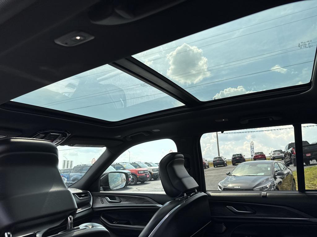 used 2022 Jeep Grand Cherokee car, priced at $36,986