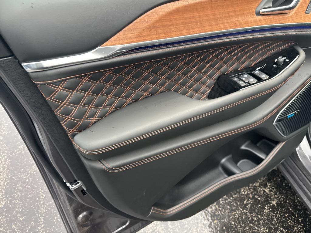 new 2025 Jeep Grand Cherokee L car, priced at $68,771