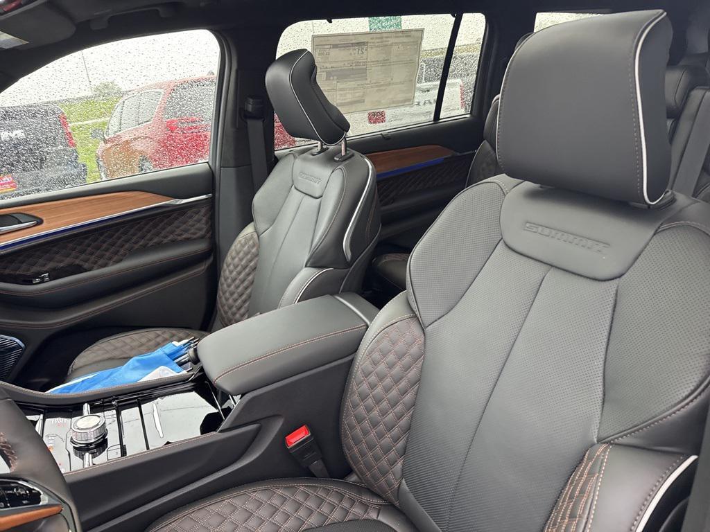 new 2025 Jeep Grand Cherokee L car, priced at $68,771