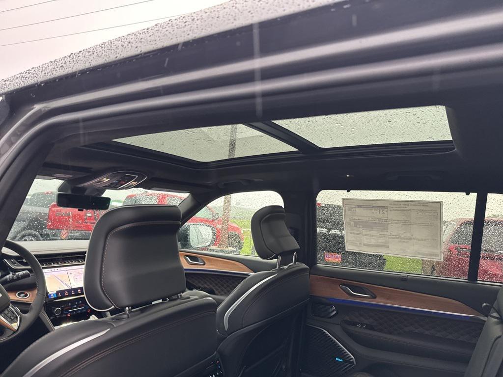 new 2025 Jeep Grand Cherokee L car, priced at $68,771