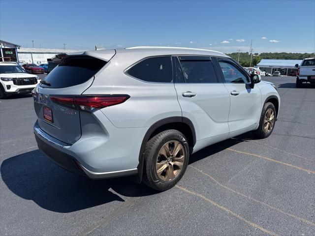 used 2022 Toyota Highlander Hybrid car, priced at $32,887