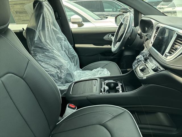 new 2025 Chrysler Pacifica car, priced at $53,340