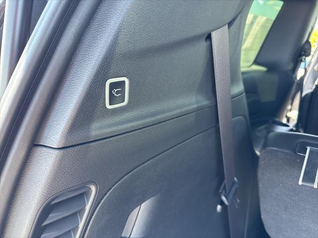 new 2025 Chrysler Pacifica car, priced at $47,620