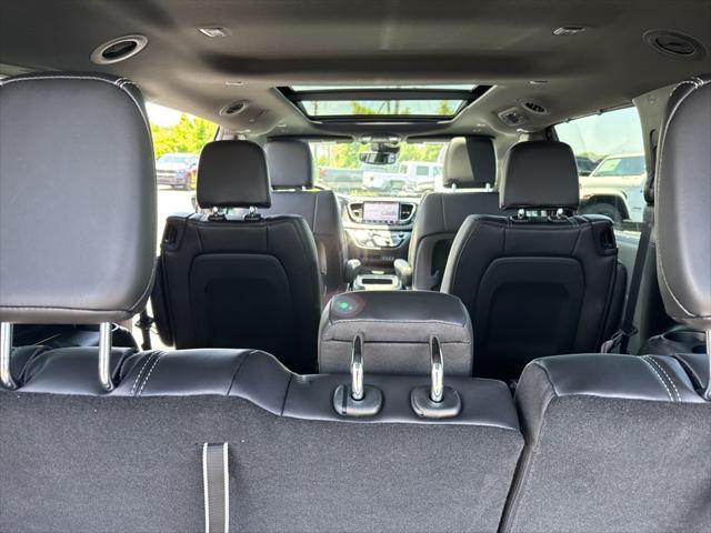 new 2025 Chrysler Pacifica car, priced at $47,620