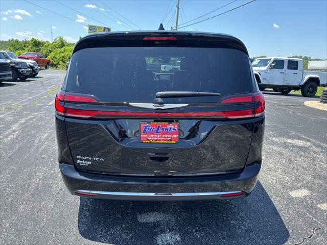 new 2025 Chrysler Pacifica car, priced at $47,620