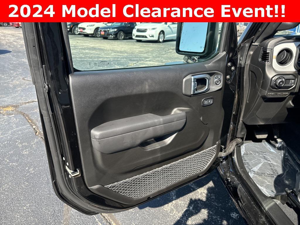 new 2024 Jeep Wrangler car, priced at $45,555