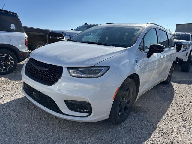 new 2025 Chrysler Pacifica Hybrid car, priced at $56,987