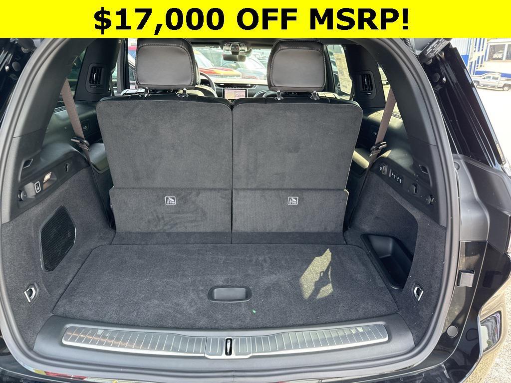 new 2024 Jeep Grand Cherokee L car, priced at $58,159