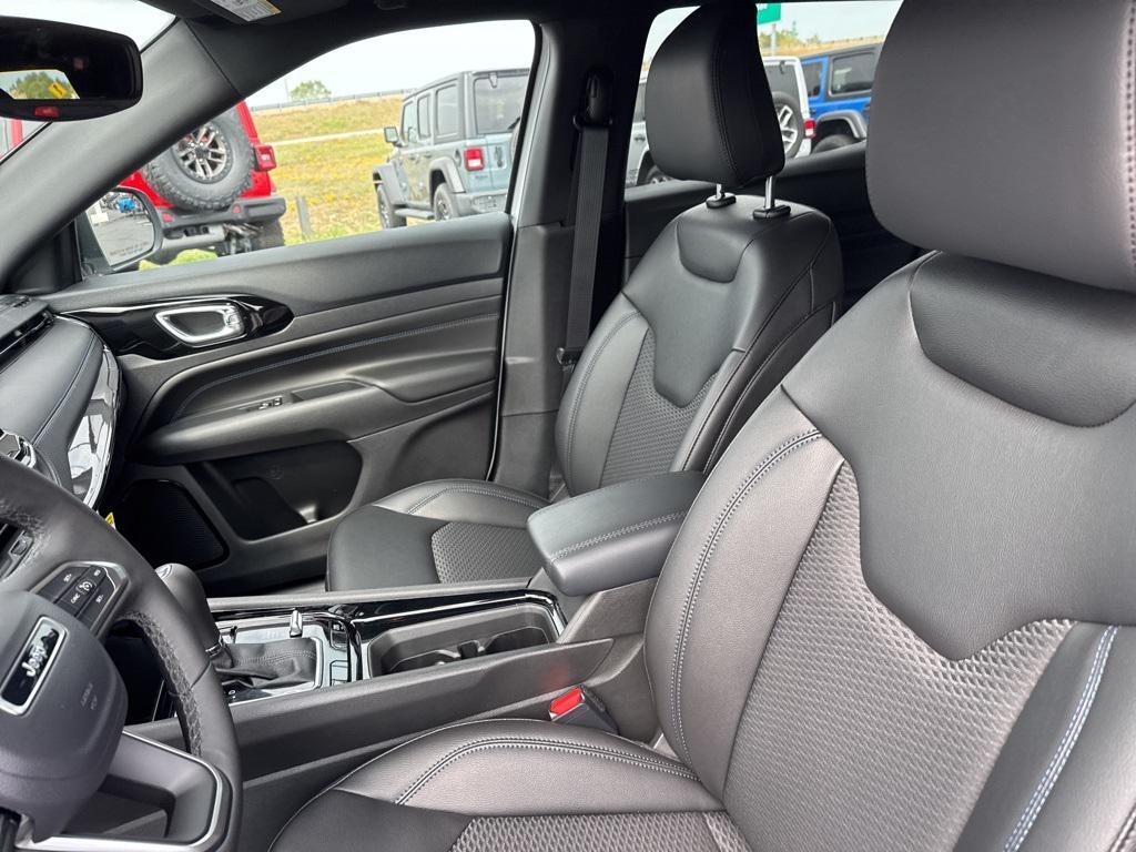 new 2026 Jeep Compass car, priced at $31,998