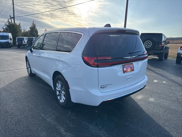 new 2025 Chrysler Pacifica car, priced at $46,266