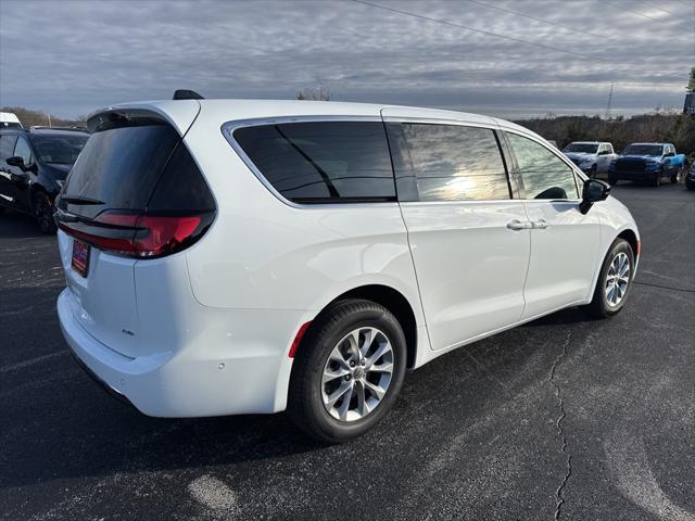 new 2025 Chrysler Pacifica car, priced at $46,266