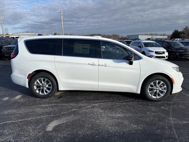 new 2025 Chrysler Pacifica car, priced at $46,266