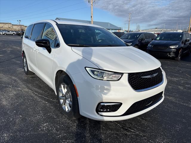 new 2025 Chrysler Pacifica car, priced at $46,266