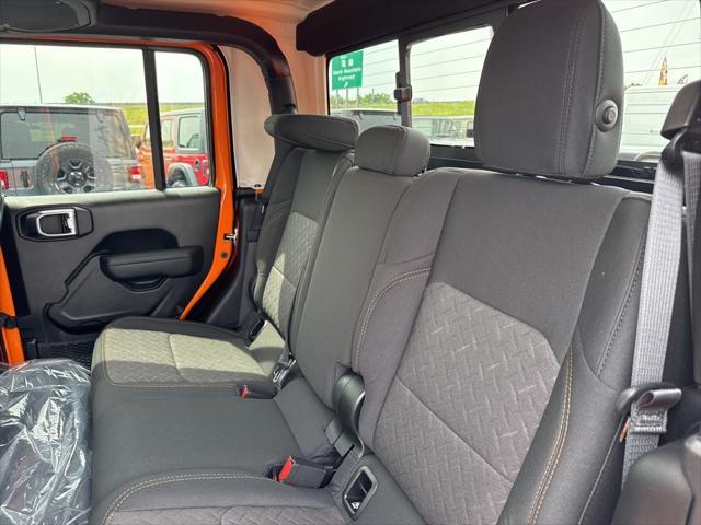 new 2025 Jeep Gladiator car, priced at $57,295