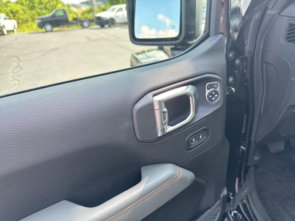 new 2025 Jeep Gladiator car, priced at $56,680