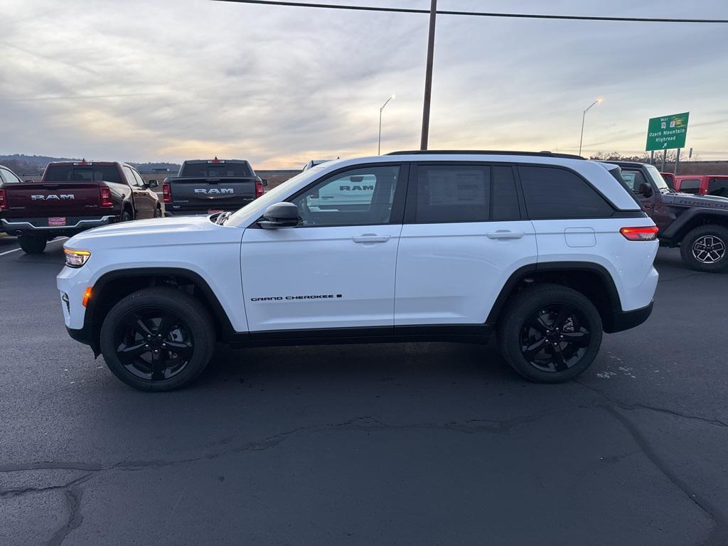 new 2025 Jeep Grand Cherokee car, priced at $47,775