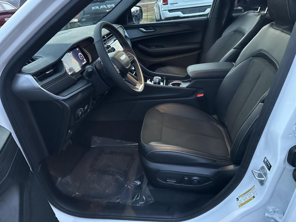 new 2025 Jeep Grand Cherokee car, priced at $47,775