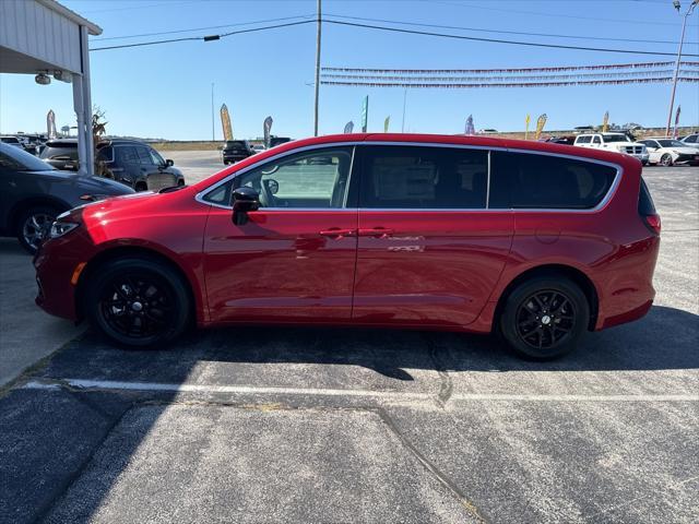 new 2024 Chrysler Pacifica car, priced at $42,288