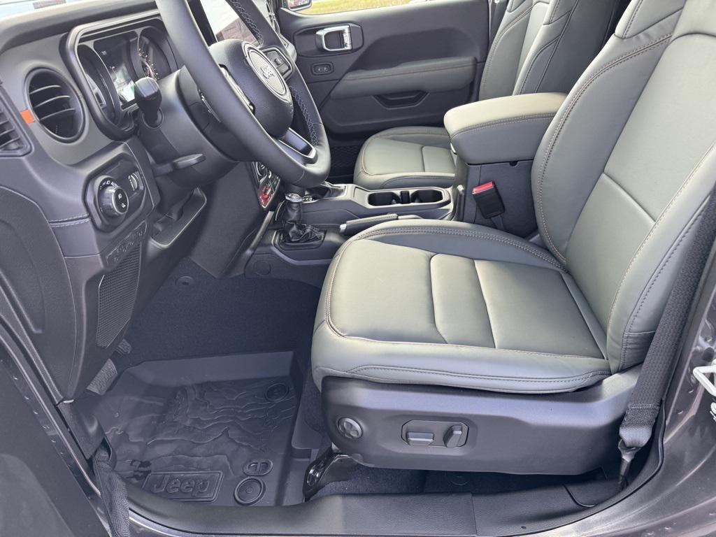 new 2025 Jeep Gladiator car, priced at $56,940