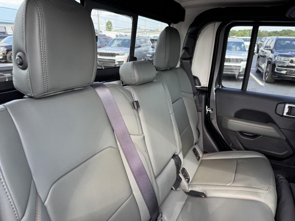 new 2025 Jeep Gladiator car, priced at $56,940