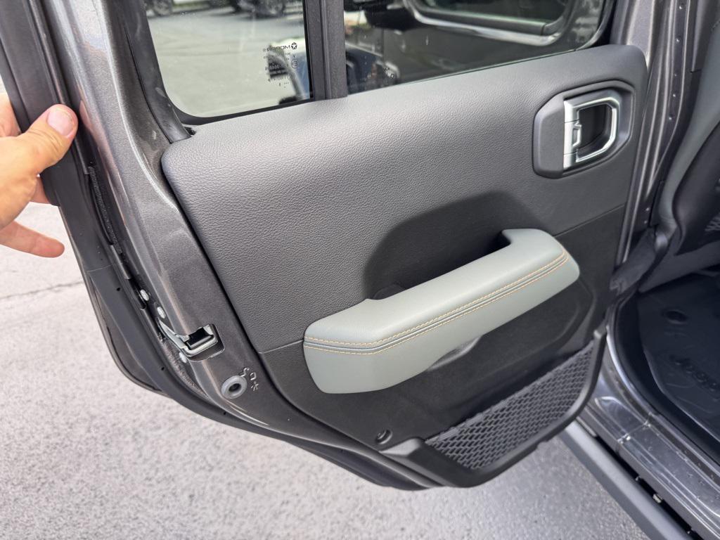 new 2025 Jeep Gladiator car, priced at $56,940