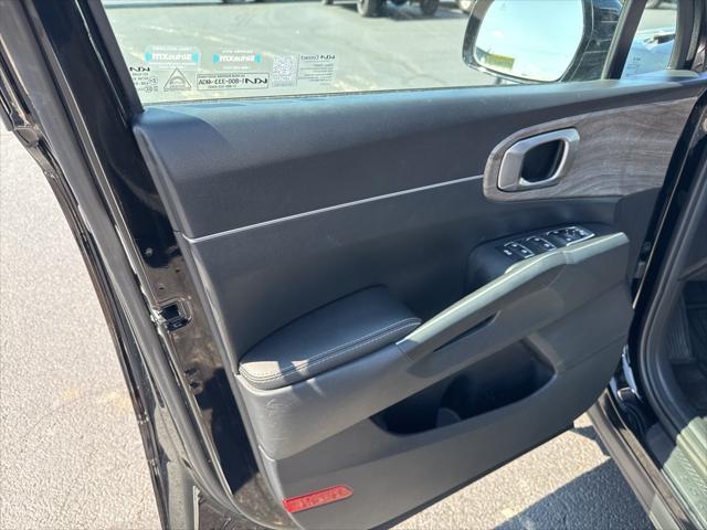 used 2023 Kia Sorento car, priced at $30,298