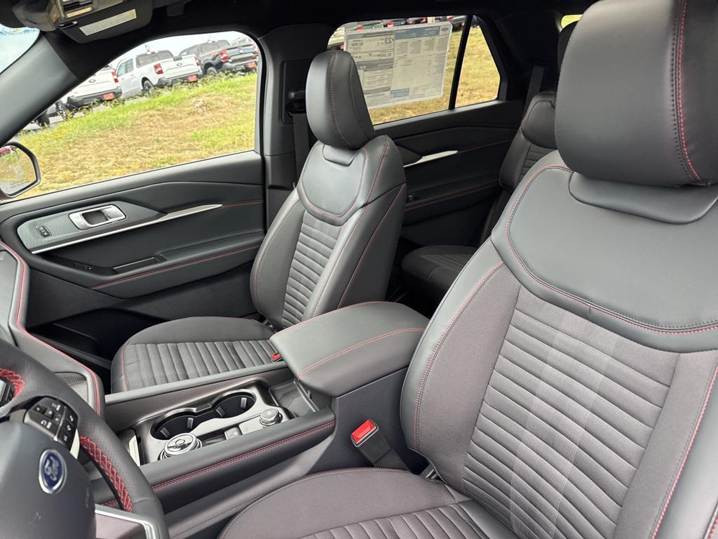 new 2025 Ford Explorer car, priced at $50,779