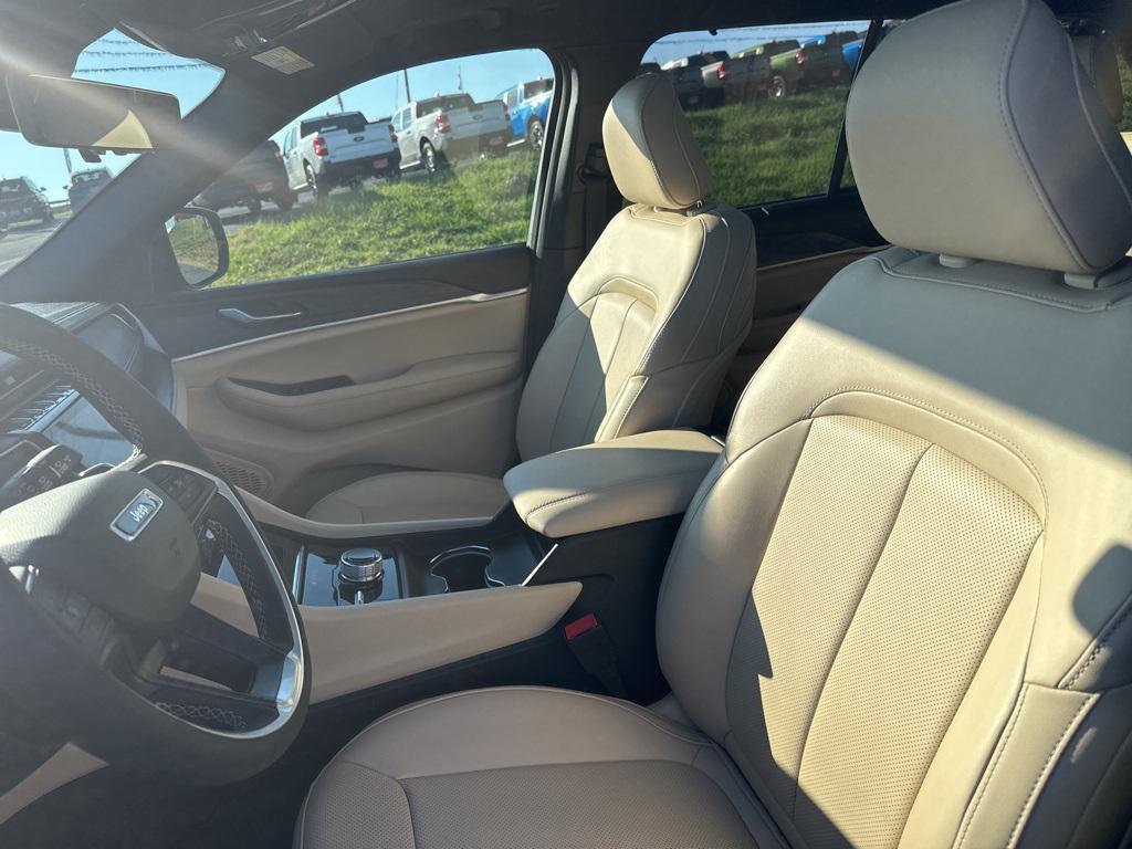 used 2024 Jeep Grand Cherokee car, priced at $38,451