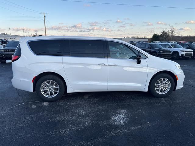 new 2025 Chrysler Pacifica car, priced at $43,937