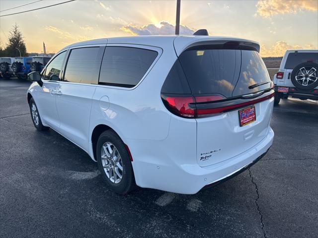 new 2025 Chrysler Pacifica car, priced at $43,937