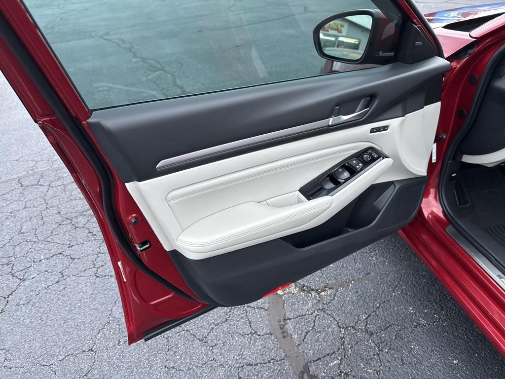used 2021 Nissan Altima car, priced at $24,354