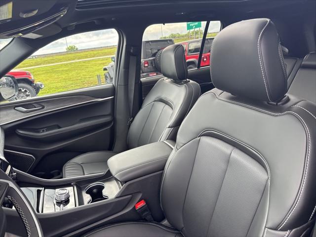 new 2025 Jeep Grand Cherokee car, priced at $58,130