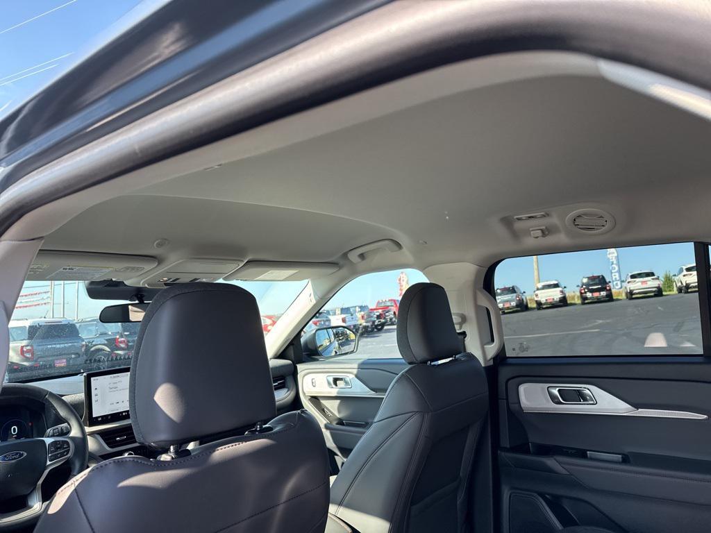 new 2025 Ford Explorer car, priced at $48,555