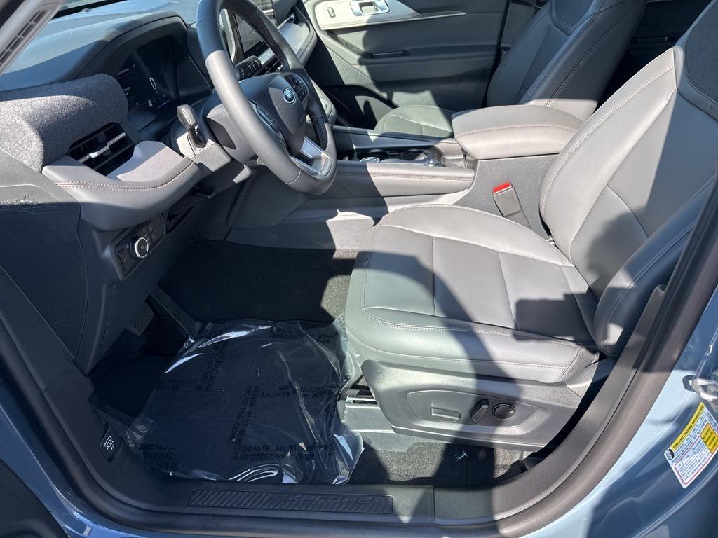new 2025 Ford Explorer car, priced at $48,555