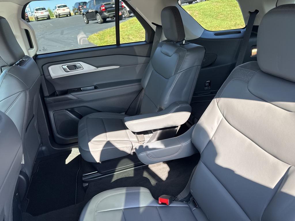 new 2025 Ford Explorer car, priced at $48,555