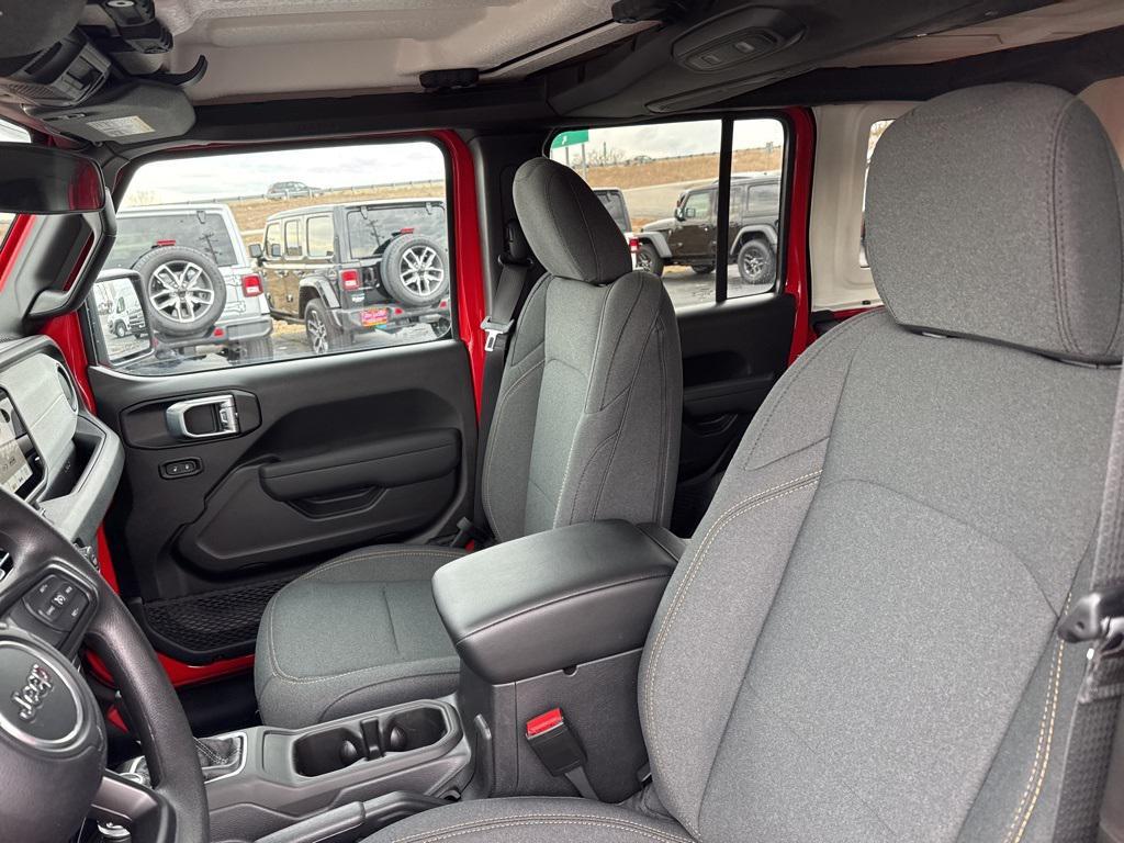 new 2025 Jeep Wrangler car, priced at $45,235