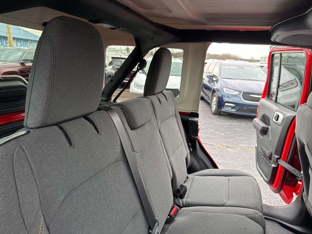 new 2025 Jeep Wrangler car, priced at $45,235